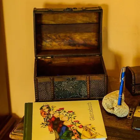 Macan, Beautiful Oasis *