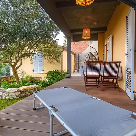 Macan, Beautiful Oasis *