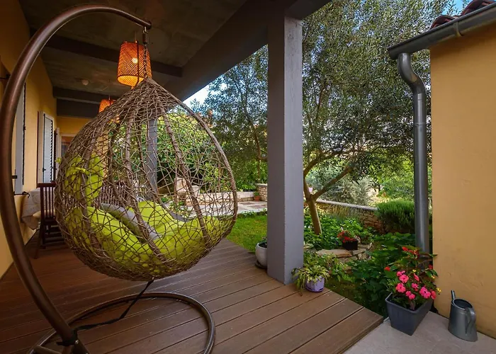 Macan, Beautiful Oasis *