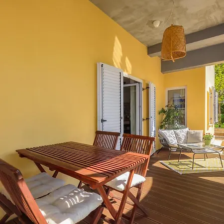 Macan, Beautiful Oasis Pula