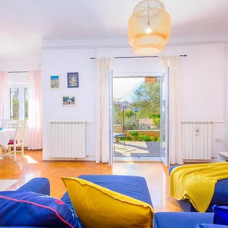 Macan, Beautiful Oasis Daire