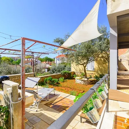 Macan, Beautiful Oasis