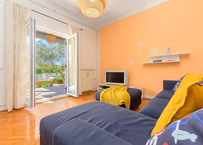 Macan, Beautiful Oasis Apartment