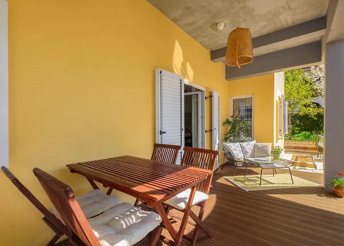 Macan, Beautiful Oasis Pola