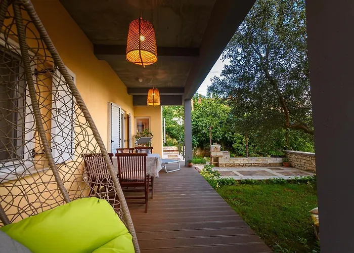 Macan, Beautiful Oasis Pola